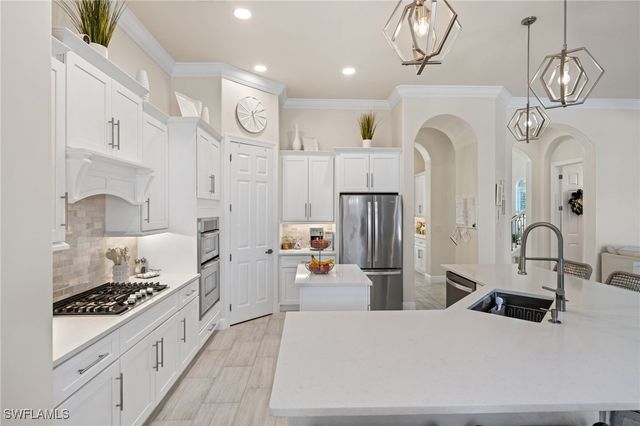 8559 El Mirasol CT, Estero, FL 33967