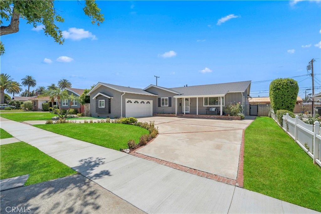 402 E Hoover Avenue, Orange, CA 92867