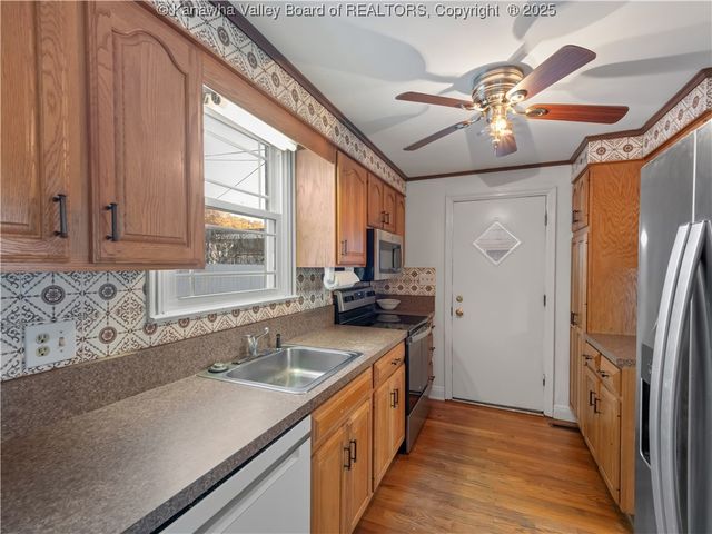 5106 Staunton Avenue Se, Charleston, WV 25304