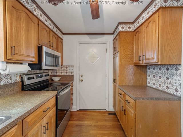 5106 Staunton Avenue Se, Charleston, WV 25304