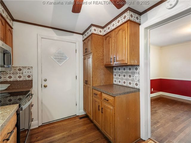 5106 Staunton Avenue Se, Charleston, WV 25304