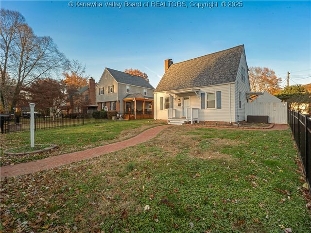 5106 Staunton Avenue Se, Charleston, WV 25304