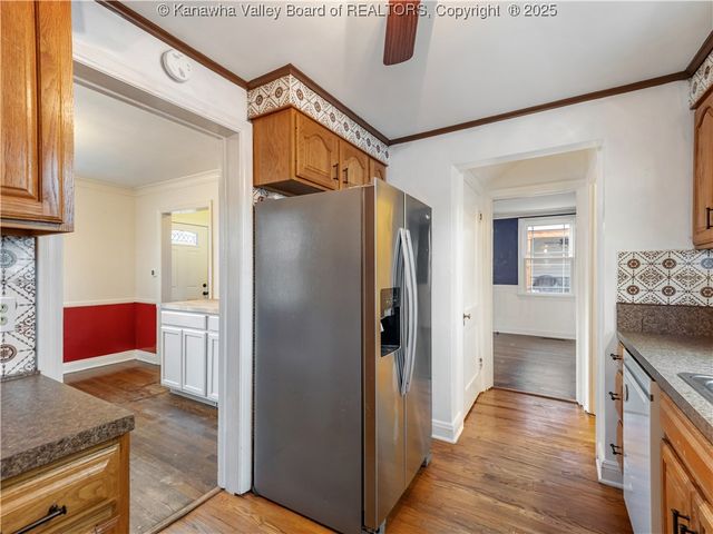 5106 Staunton Avenue Se, Charleston, WV 25304