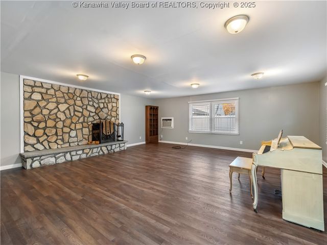 5106 Staunton Avenue Se, Charleston, WV 25304