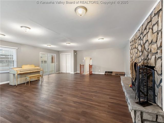 5106 Staunton Avenue Se, Charleston, WV 25304