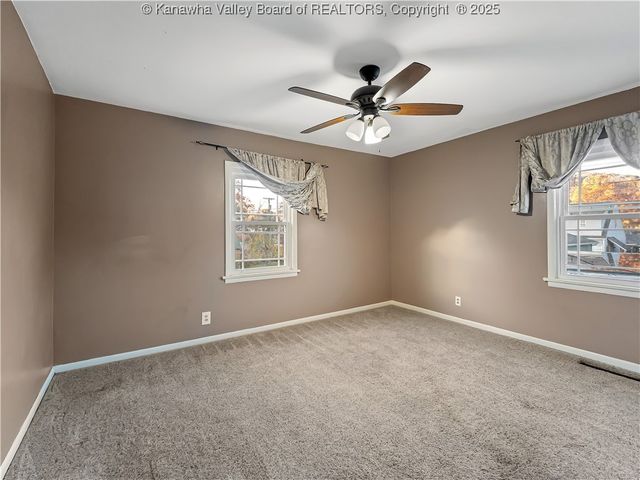 5106 Staunton Avenue Se, Charleston, WV 25304