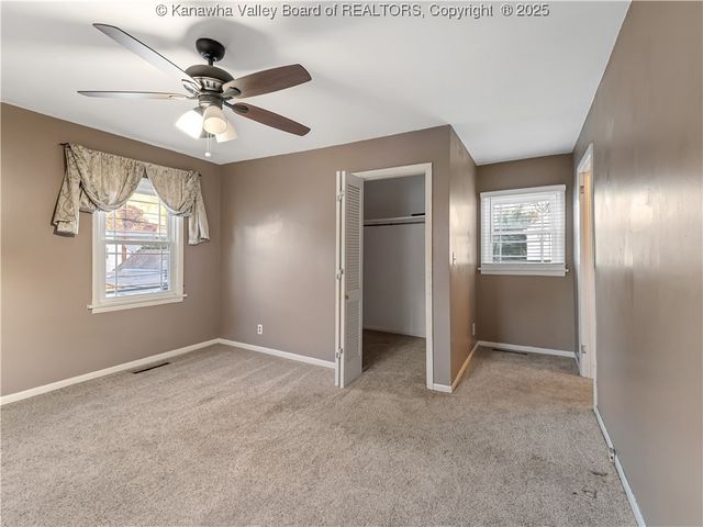 5106 Staunton Avenue Se, Charleston, WV 25304