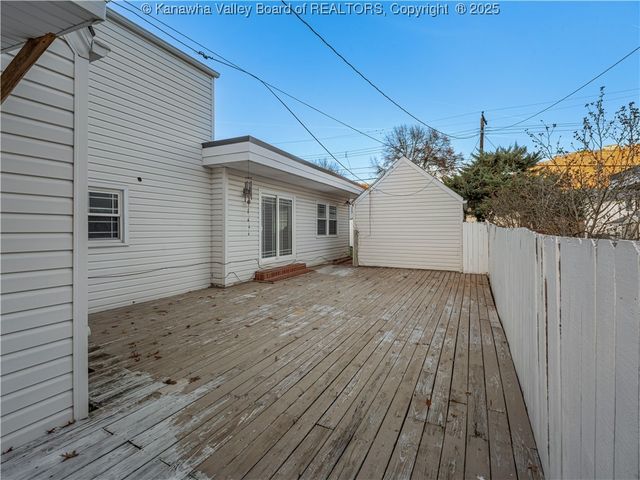 5106 Staunton Avenue Se, Charleston, WV 25304