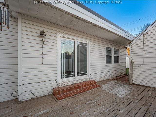 5106 Staunton Avenue Se, Charleston, WV 25304