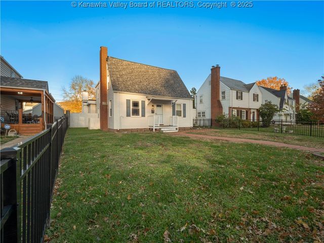 5106 Staunton Avenue Se, Charleston, WV 25304