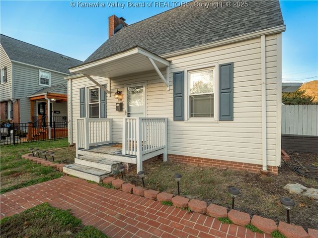 5106 Staunton Avenue Se, Charleston, WV 25304