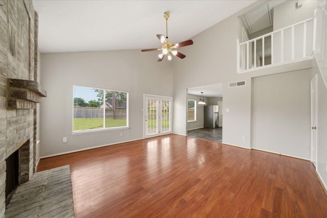 1146 Woodbridge Avenue, Pearland, TX 77584