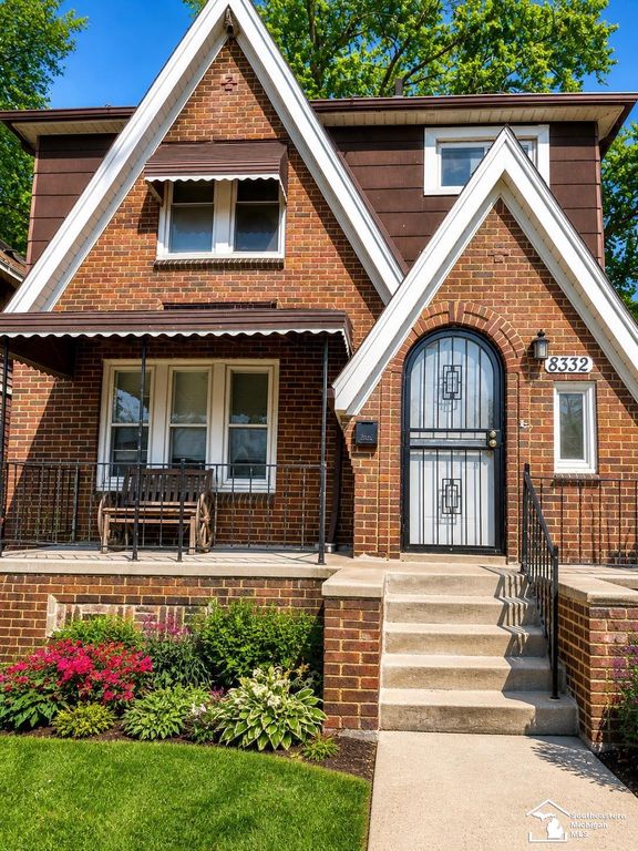 8332 Carlin Street, Detroit, MI 48228