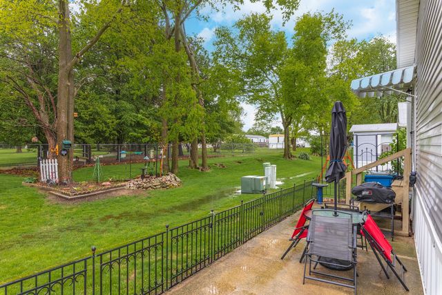 1129 11th Street, Bloomington, IL 61704