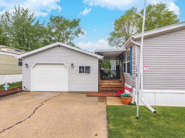 1129 11th Street, Bloomington, IL 61704
