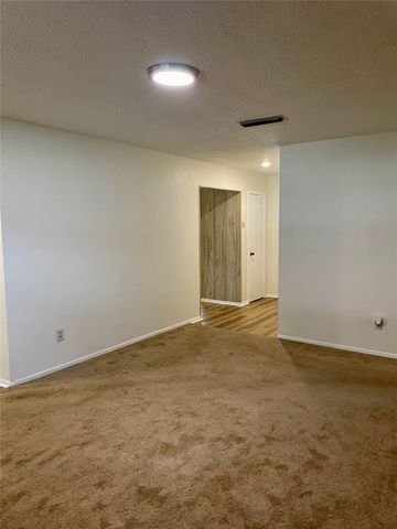 905 Northshore Drive, Garland, TX 75040