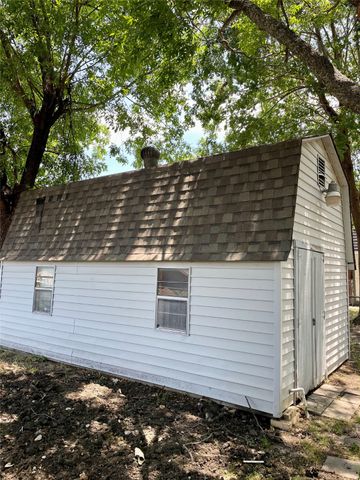 905 Northshore Drive, Garland, TX 75040