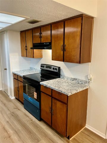 905 Northshore Drive, Garland, TX 75040
