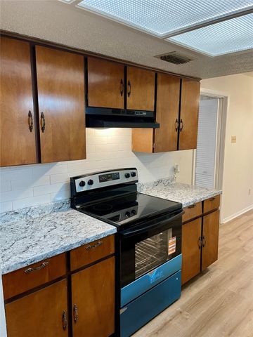905 Northshore Drive, Garland, TX 75040