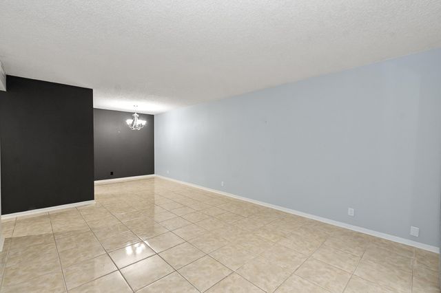 661 Bering Drive 504, Houston, TX 77057