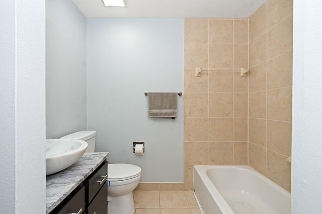 661 Bering Drive 504, Houston, TX 77057