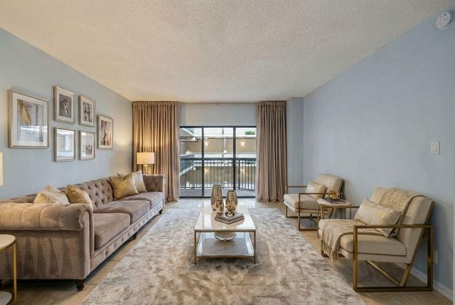 661 Bering Drive 504, Houston, TX 77057