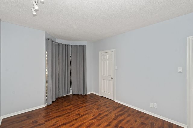 661 Bering Drive 504, Houston, TX 77057