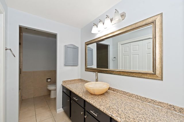 661 Bering Drive 504, Houston, TX 77057
