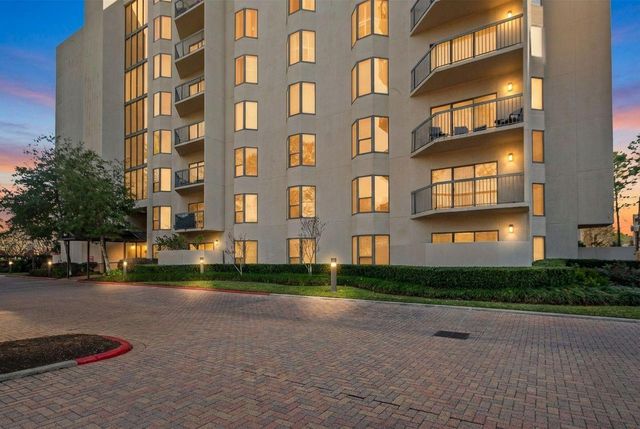 661 Bering Drive 504, Houston, TX 77057