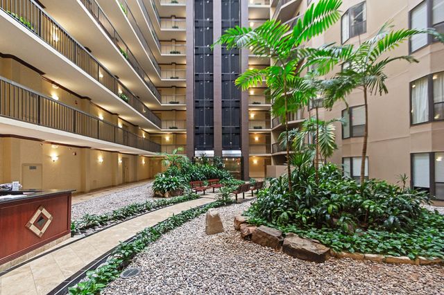 661 Bering Drive 504, Houston, TX 77057