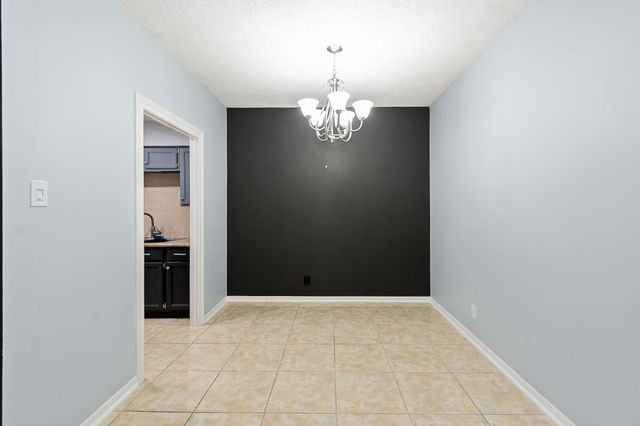 661 Bering Drive 504, Houston, TX 77057