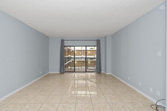 661 Bering Drive 504, Houston, TX 77057