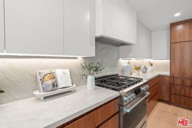 8121 Chase Avenue, Los Angeles, CA 90045