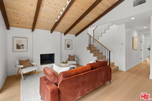 8121 Chase Avenue, Los Angeles, CA 90045