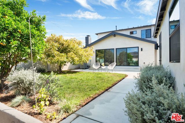 8121 Chase Avenue, Los Angeles, CA 90045