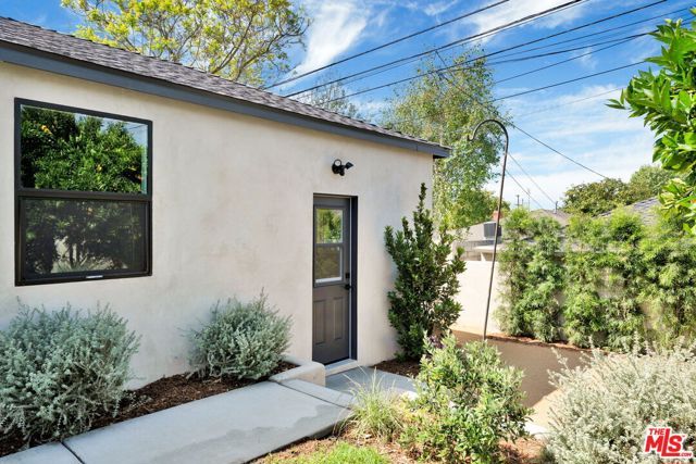8121 Chase Avenue, Los Angeles, CA 90045