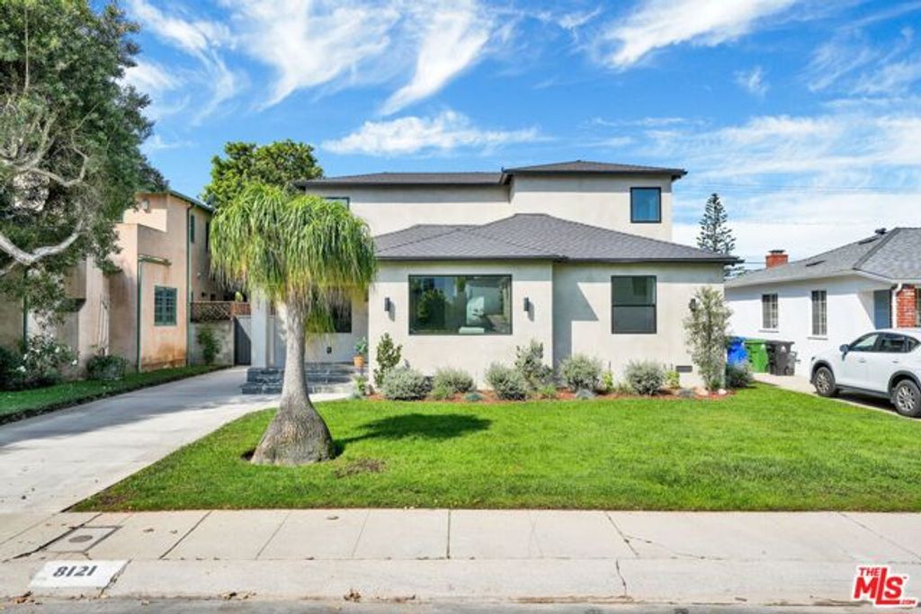 8121 Chase Avenue, Los Angeles, CA 90045