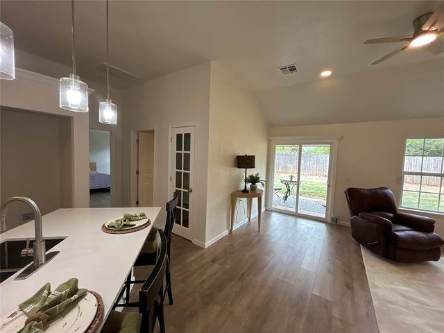 809 Cavecreek Street, Norman, OK 73071