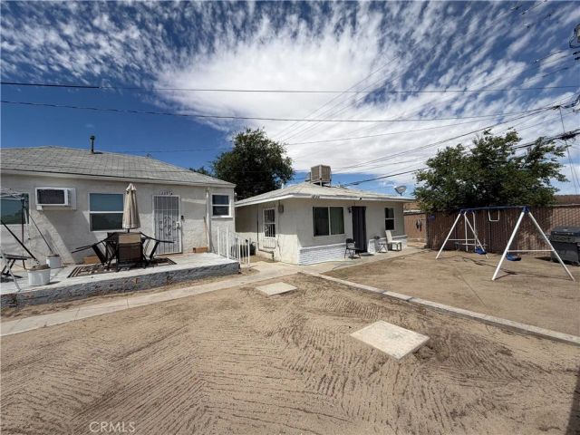 137 W Fredricks, Barstow, CA 92311