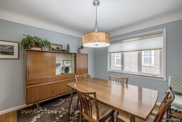 10846 Hart Avenue, Huntington Woods, MI 48070