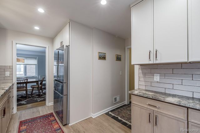 10846 Hart Avenue, Huntington Woods, MI 48070