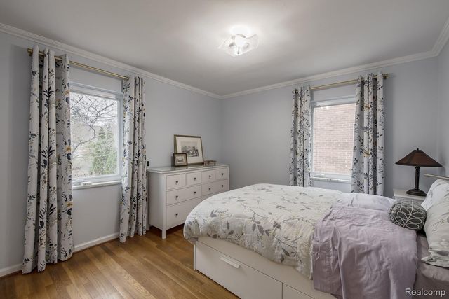 10846 Hart Avenue, Huntington Woods, MI 48070