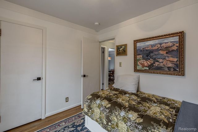 10846 Hart Avenue, Huntington Woods, MI 48070