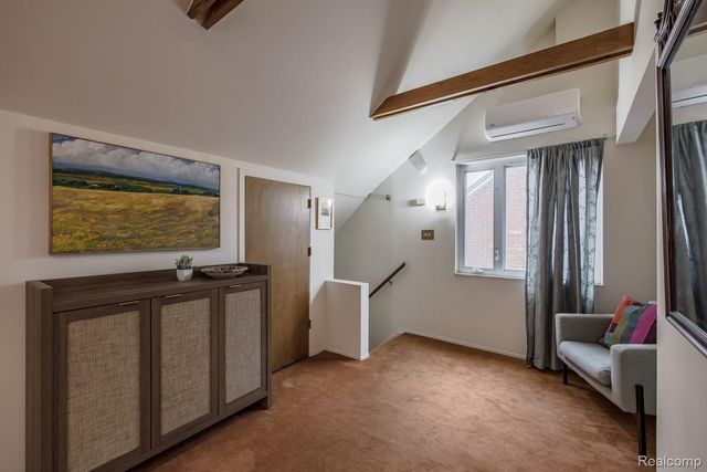 10846 Hart Avenue, Huntington Woods, MI 48070