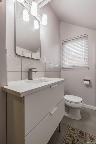 10846 Hart Avenue, Huntington Woods, MI 48070