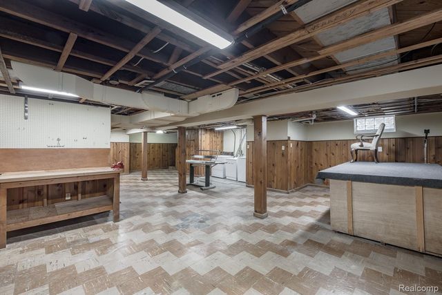 10846 Hart Avenue, Huntington Woods, MI 48070