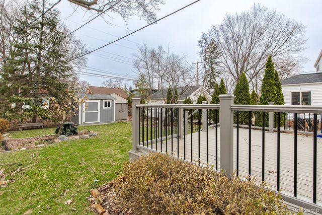 10846 Hart Avenue, Huntington Woods, MI 48070