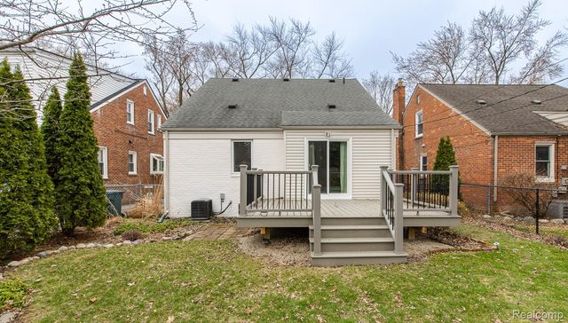 10846 Hart Avenue, Huntington Woods, MI 48070