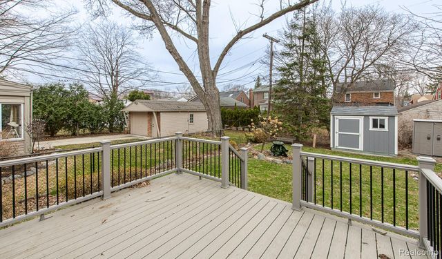 10846 Hart Avenue, Huntington Woods, MI 48070