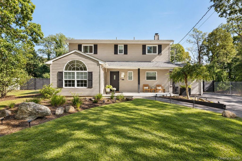 7 Charm City Drive, Port Jefferson Station, NY 11776 — exterior